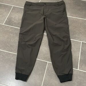 Lululemon B-Spoke Jogger Pant size 40